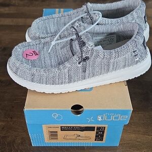 Hey Dude Size 2 Kids Gray Knit Slip-On Sneakers